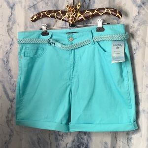 NWT Riders by Lee mid rise shorts Size 18M cuffed belt included stretch
